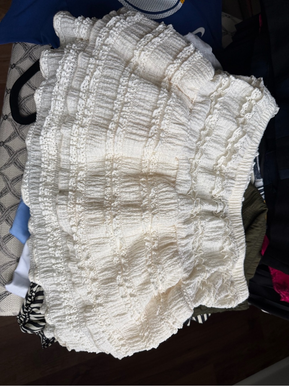 SHEIN Cream Ruffled Crochet Throw Blanket
